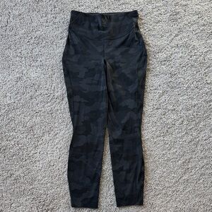Lululemon Camo Base Pace High-Rise Running Tight 25" Size 6